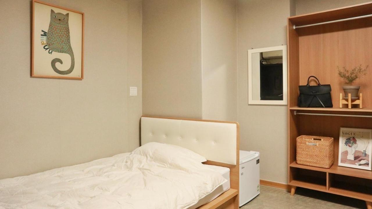 White Story Hostel Seoul Exterior photo