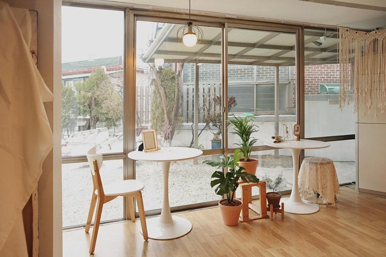 White Story Hostel Seoul Exterior photo