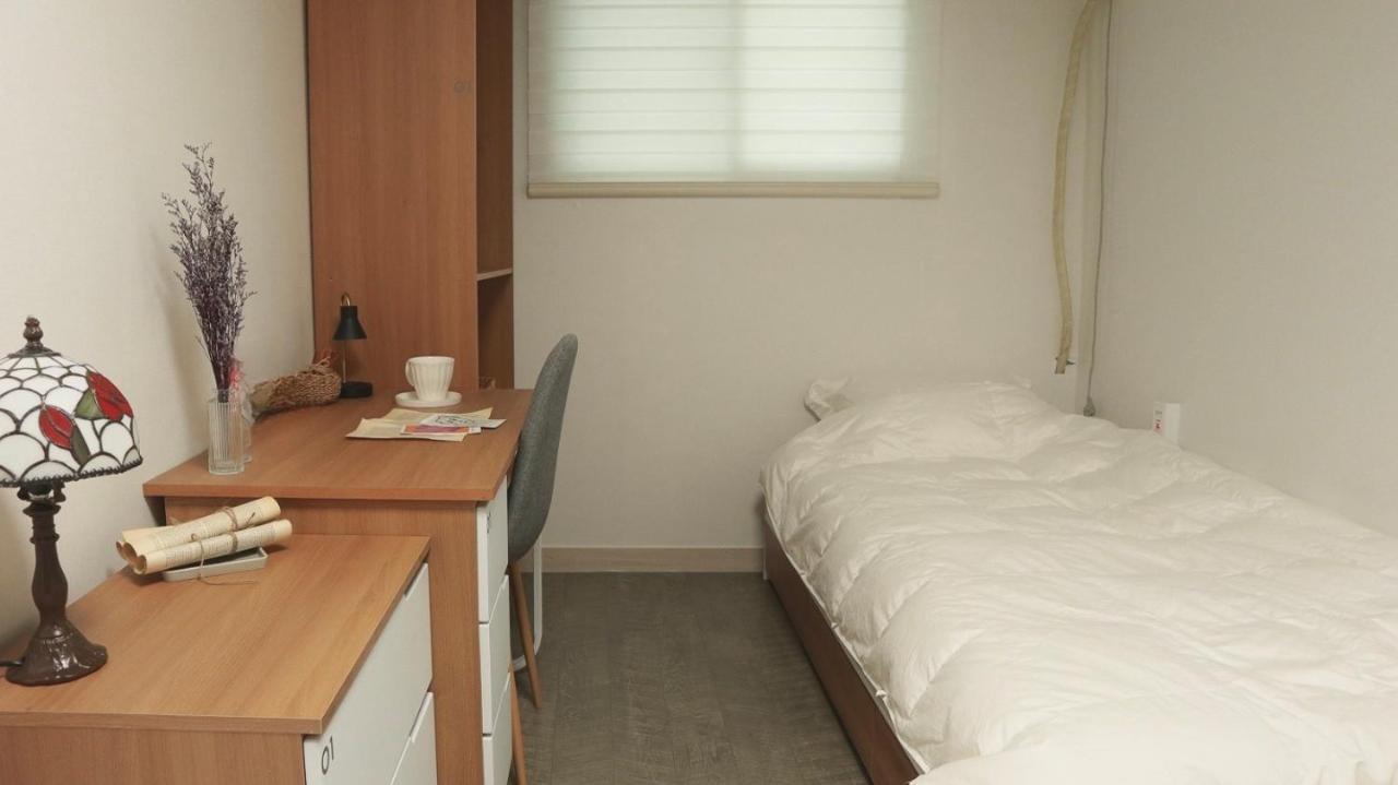 White Story Hostel Seoul Exterior photo